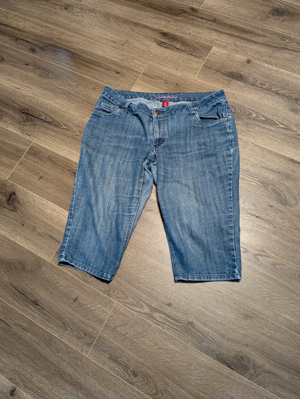 Bum Equipment Capris Shorts Denim size 16. Stretchy Vintage.
